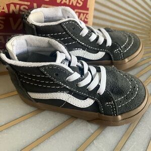 NWT Vans Toddler Sk8 Hi Zip Up Size 6.5